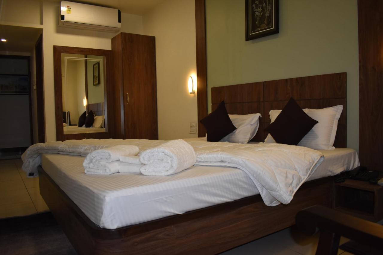 Hotel Shyam Palace Bhuj Extérieur photo