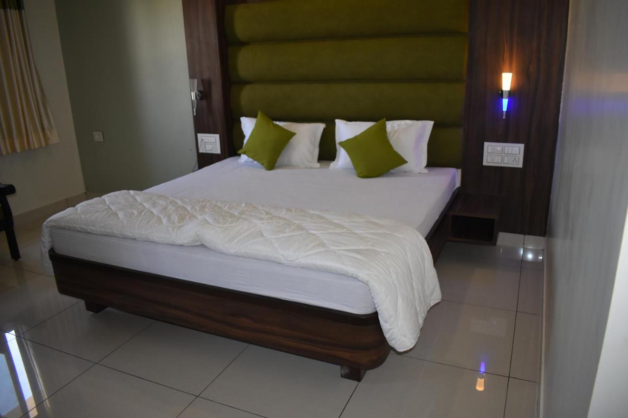 Hotel Shyam Palace Bhuj Extérieur photo